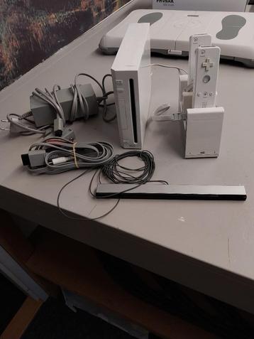 Te koop Nintendo WII zeer compleet div dingen nooit gebruikt beschikbaar voor biedingen