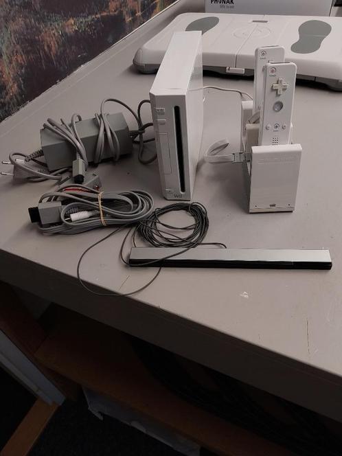 Te koop Nintendo WII zeer compleet div dingen nooit gebruikt, Spelcomputers en Games, Spelcomputers | Nintendo Wii, Zo goed als nieuw