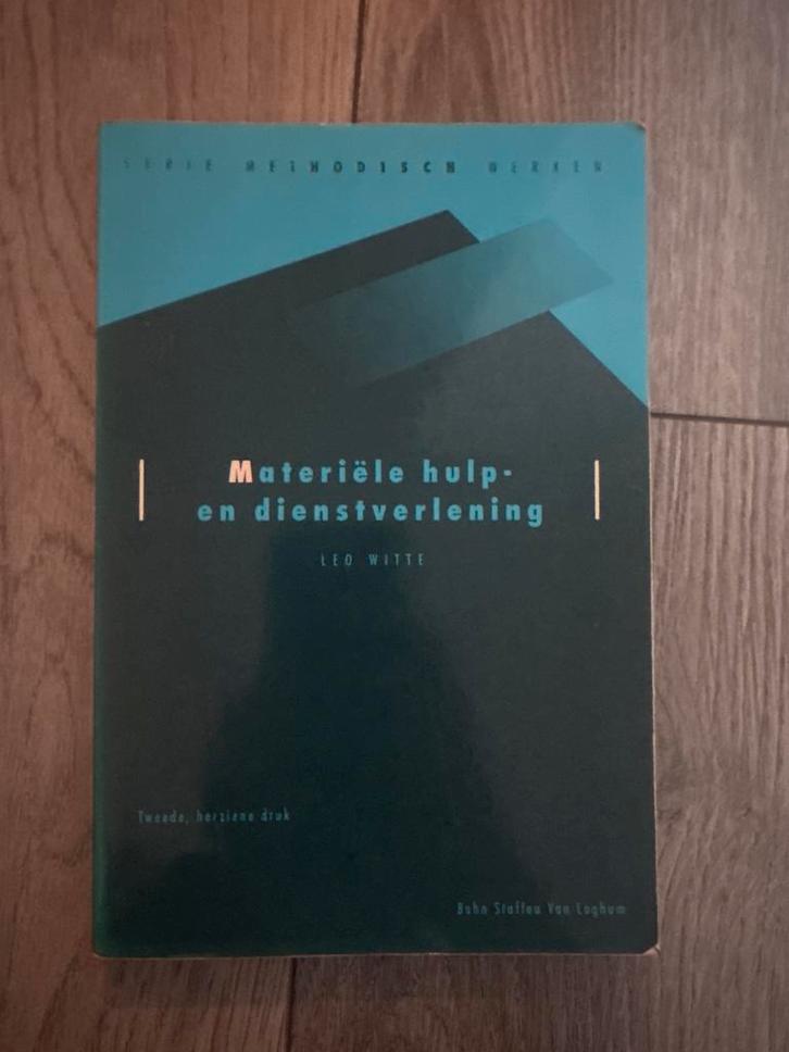 Materiële hulp- en dienstverlening - Leo Witte, Boeken, Godsdienst en Theologie, Gelezen, Ophalen of Verzenden