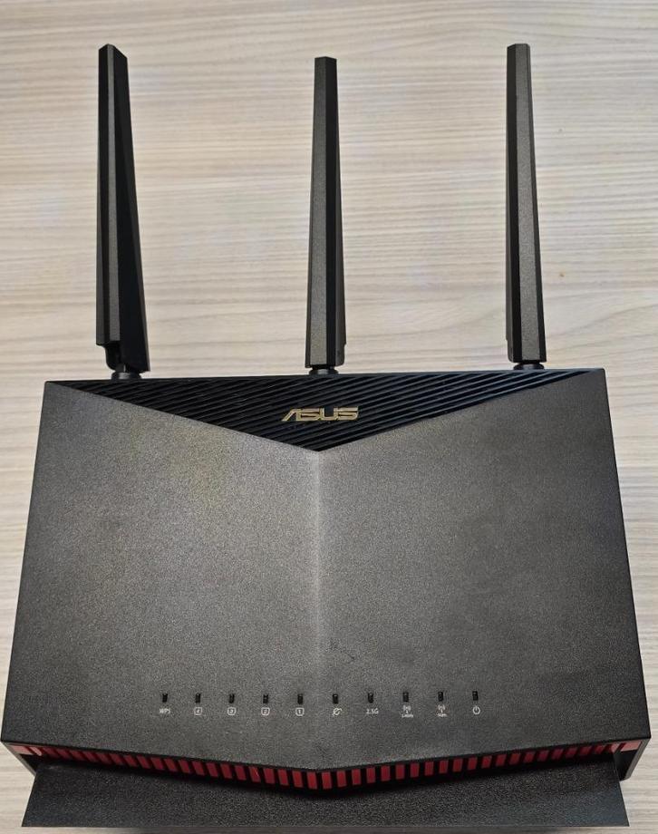 4X ASUS Routers + 16 kan switch, Computers en Software, Routers en Modems, Gebruikt, Router, Ophalen