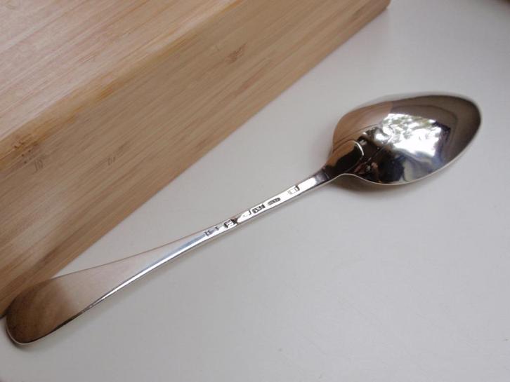 Antieke zilveren lepel 18e Eeuw (volledig gekeurd), Antiek en Kunst, Antiek | Goud en Zilver, Zilver, Verzenden