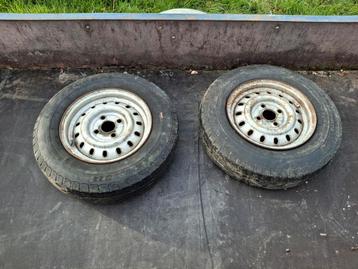 2 Aanhangerbanden met velg beschikbaar voor biedingen