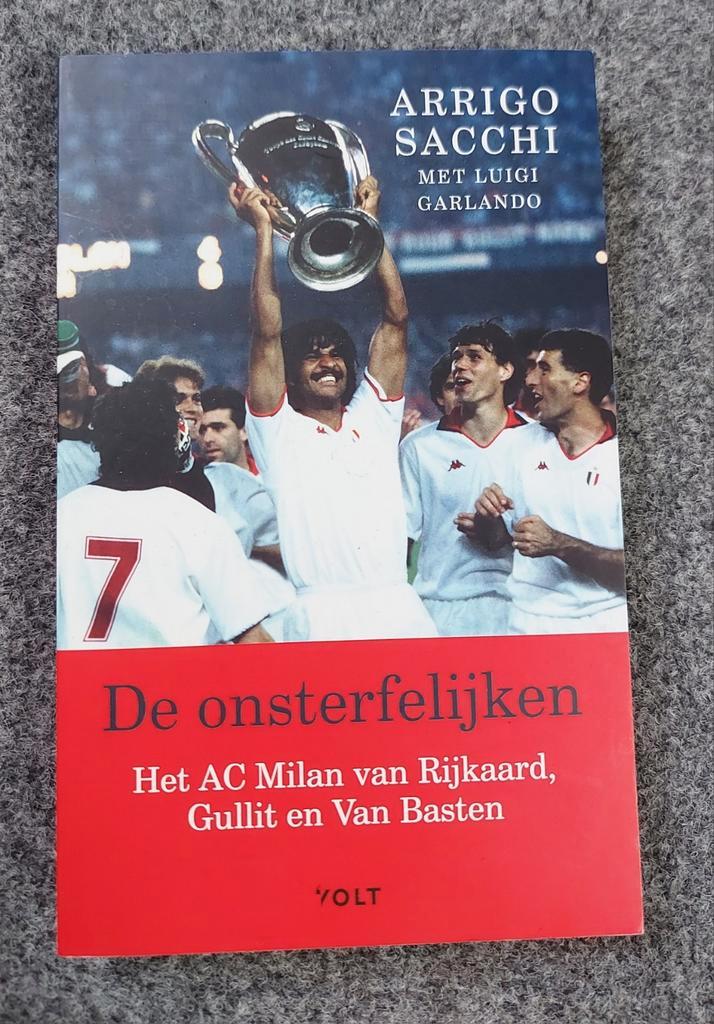 Arrigo Sacchi - De onsterfelijken, Boeken, Sportboeken, Zo goed als nieuw, Balsport, Ophalen of Verzenden