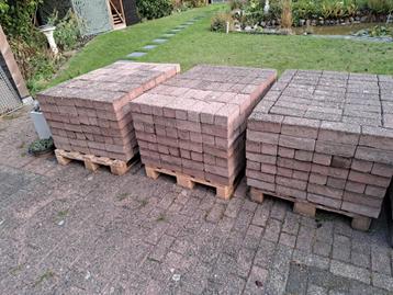 klinkers rood +/- 20x10x8 3x pallet totaal 932 stenen beschikbaar voor biedingen