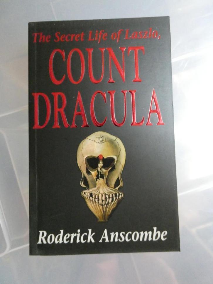 Vampire novels 1 - English (zie foto's), Boeken, Taal | Engels, Zo goed als nieuw, Fictie, Ophalen of Verzenden