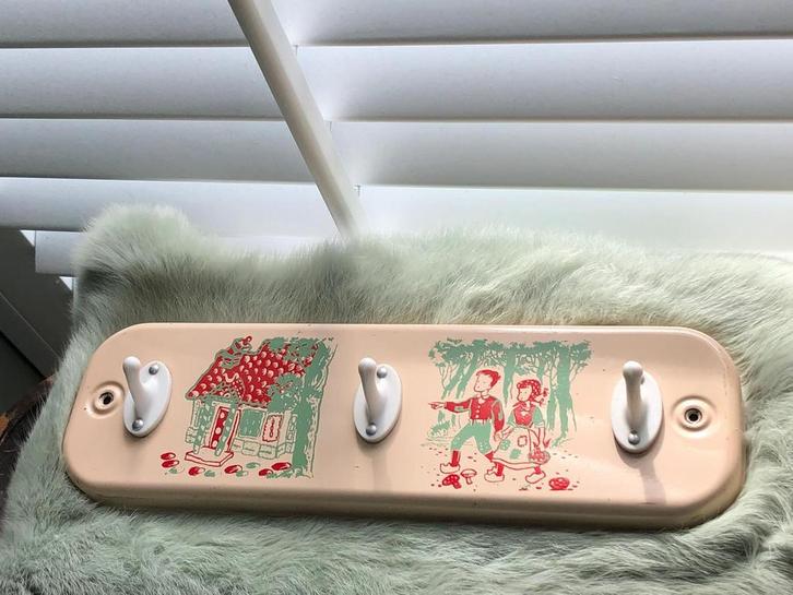 Efteling ophangrekje voor kleine jasjes of handdoeken, Verzamelen, Efteling, Gebruikt, Gebruiksvoorwerp, Ophalen of Verzenden