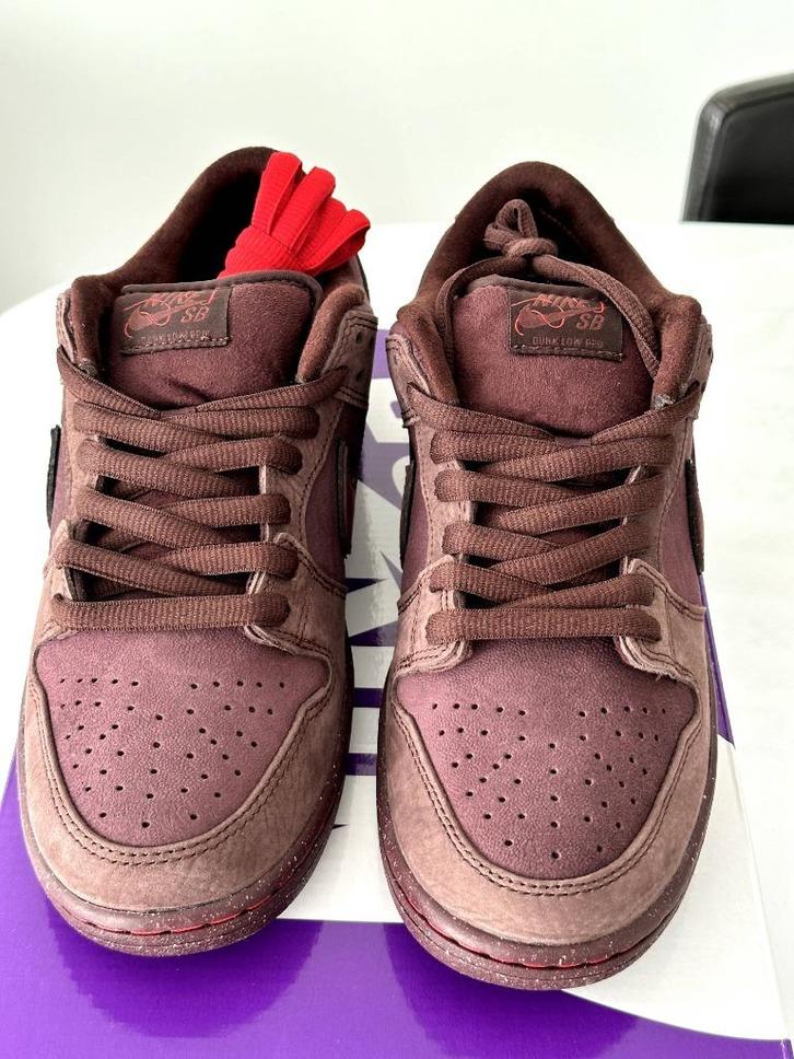 Nike SB Dunk Low Premium Burgundy Crush 43, Kleding | Heren, Schoenen, Nieuw, Sneakers of Gympen, Overige kleuren, Ophalen of Verzenden