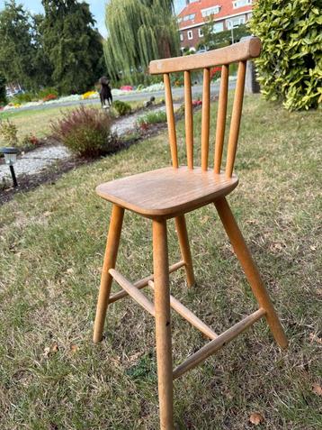 Vintage Houten Kinderstoel beschikbaar voor biedingen
