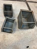 Metalen industriele stapelbakken, Huis en Inrichting, Woonaccessoires | Kisten, Ophalen, Zo goed als nieuw, 50 tot 100 cm, Minder dan 50 cm