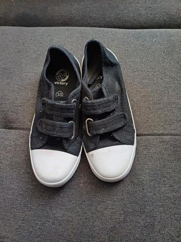 Zwarte gym-/zwemlesschoenen, maat 33 beschikbaar voor biedingen