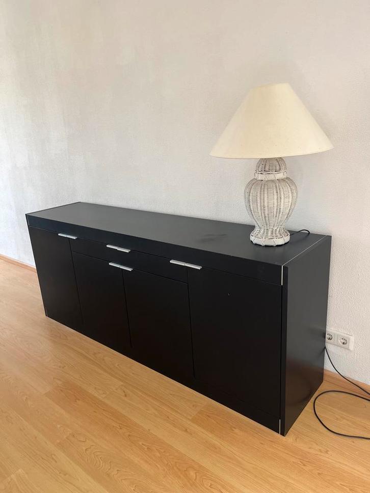 Zwarte Pastoe dressoir/kast L-serie, Huis en Inrichting, Kasten | Dressoirs, Zo goed als nieuw, 150 tot 200 cm, 25 tot 50 cm, Met lade(s)