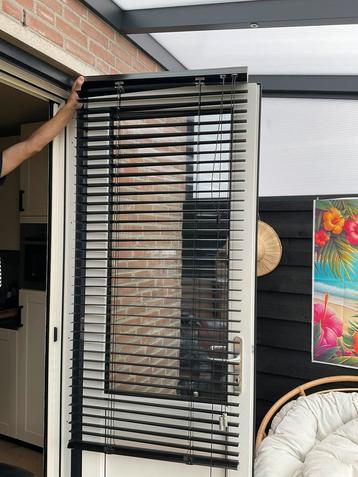 Jaloezieën  zwart  aluminium 77cm breed beschikbaar voor biedingen