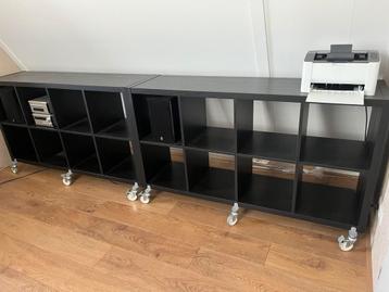 2x IKEA Kallax kast – 8 vakken (zwart, met wielen) beschikbaar voor biedingen
