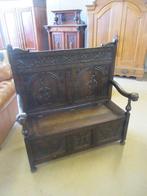 Oer 11489 antieke klepbank met snijwerk, Ophalen