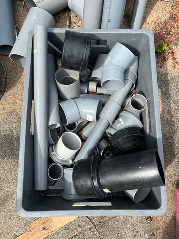 PVC Buizen en Bochten - Diverse Maten beschikbaar voor biedingen