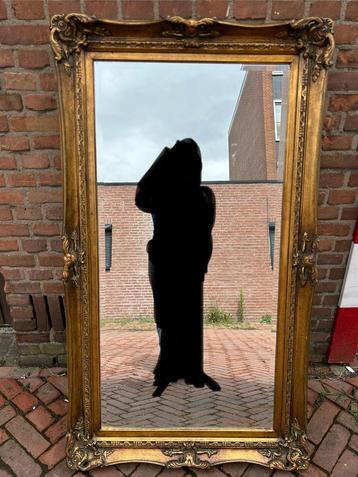 Spiegel beschikbaar voor biedingen