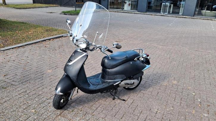 Sym cello met windscherm, Fietsen en Brommers, Snorfietsen en Snorscooters, Zo goed als nieuw, Benzine, Ophalen of Verzenden