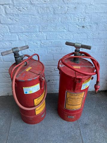 Vintage jaren 60 brandblussers, emmerpompen drukvat setprijs beschikbaar voor biedingen
