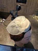 Nieuw hoedje fascinator, Ophalen of Verzenden, Zo goed als nieuw, 56 of 57 cm (M, 7 of 7⅛ inch), Hoed