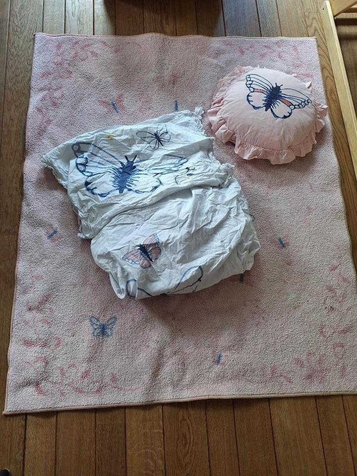 Vlinder kamer Sanglarka: vloerkleed, kussen, vloerkleed, Kinderen en Baby's, Kinderkamer | Inrichting en Decoratie, Gebruikt, Kleed of Kussen