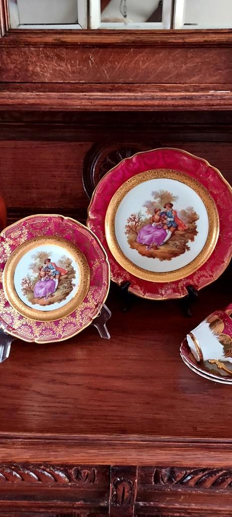 Limoges borden en een  Koffie- en Serviesgoed Set, Antiek en Kunst, Antiek | Servies compleet, Verzenden