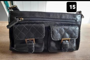 Klein Zwart Tasje met Vakken beschikbaar voor biedingen