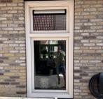 2 x Kunststof Raamkozijn met Glas en ventilatie rooster, Kunststof, Raamkozijn, Nieuw, 150 tot 225 cm