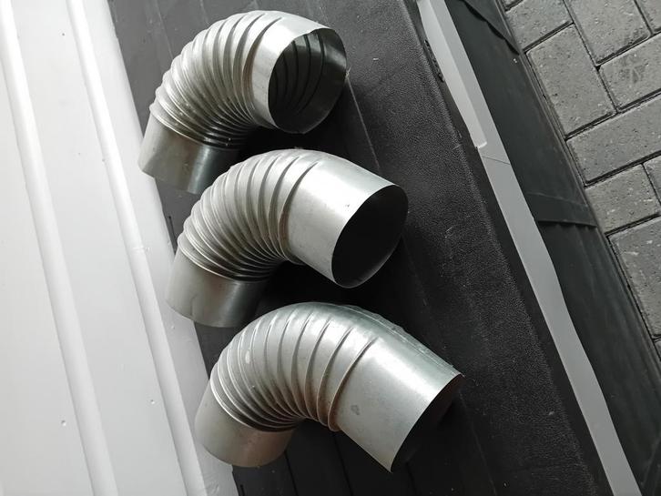 Te koop een aluminium afvoerpijp +bochten, Doe-het-zelf en Verbouw, Buizen en Afvoer, Zo goed als nieuw, Bochten, Pvc, Minder dan 2 meter