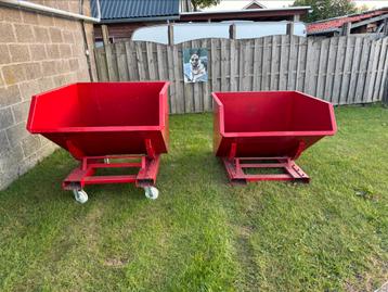 Te koop kiepkantelbakken heftruck in nette staat beschikbaar voor biedingen