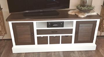Stijlvolle TV kast - Wit & Donkerbruin beschikbaar voor biedingen