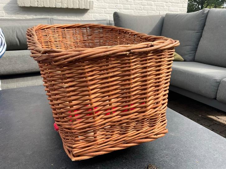 Basil Rieten Fietsmand Hond - Perfecte Staat!, Fietsen en Brommers, Fietsaccessoires | Fietsmanden, Zo goed als nieuw, Fietsmand