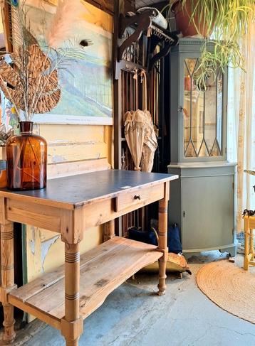 Brocante frans tafeltje /keukentafel  beschikbaar voor biedingen