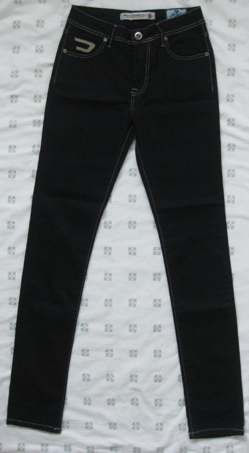 Diesel jeans, NIEUW, mt S, donkerblauw, Kleding | Dames, Spijkerbroeken en Jeans, Nieuw, W28 - W29 (confectie 36), Blauw, Ophalen of Verzenden