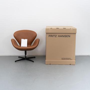 6 Fritz Hansen Swan Chair Walnoot Grace leer Nieuw beschikbaar voor biedingen