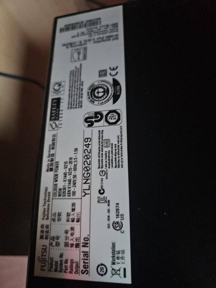 Complete pc set te koop – Fujitsu + monitor + tafel, Computers en Software, Desktop Pc's, Ophalen of Verzenden