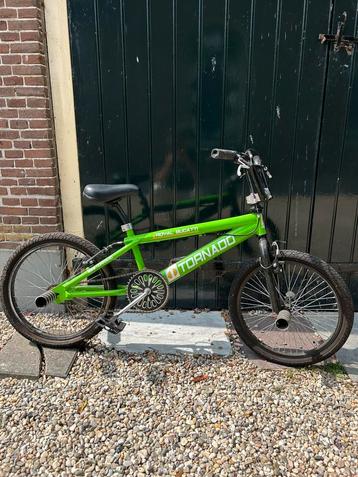 Lichtgroene BMX stuntfiets van R.B.Tornado beschikbaar voor biedingen