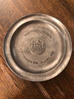 Tinnen bord (95 pr)Troonswisseling juliana naar Beatrix, Verzamelen, Ophalen of Verzenden, Servies