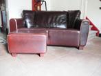 Bruin leren bank met hocker, Ophalen, Zo goed als nieuw, 75 tot 100 cm, Tweepersoons