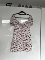 Crème jurkje met mooie hals met bloemen rood en roze maat m, Maat 38/40 (M), Ophalen of Verzenden, Zo goed als nieuw, Boven de knie