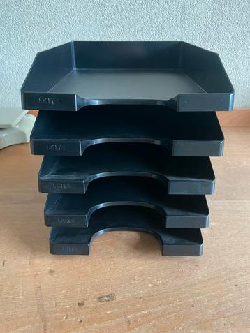 Leitz postbakjes beschikbaar voor biedingen