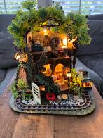 Miniatuur boomhuisje met licht, Verzamelen, Poppenhuizen en Toebehoren, Ophalen, Nieuw, Poppenhuis