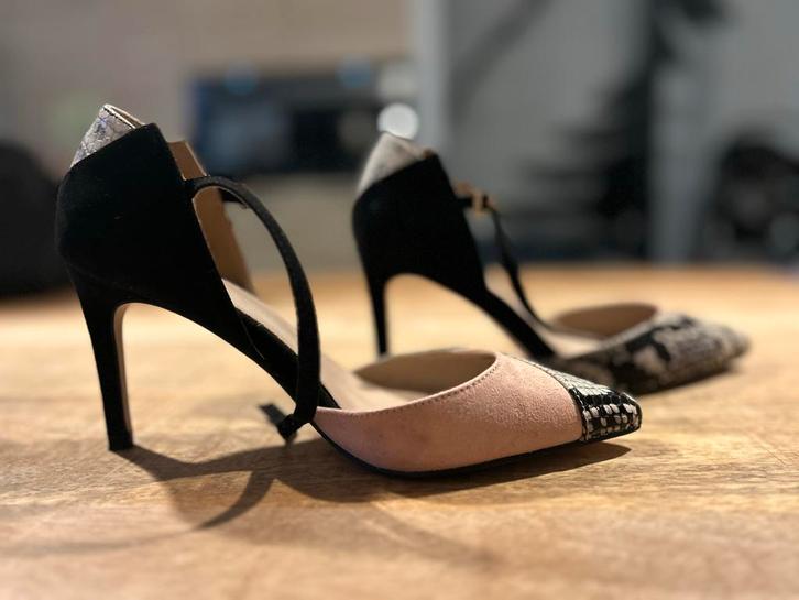 Roze Slangenprint Pumps, Kleding | Dames, Schoenen, Zo goed als nieuw, Pumps, Roze, Ophalen of Verzenden