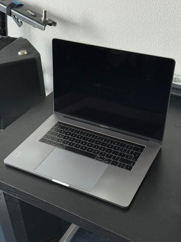 MacBook Pro 2016 | 15.4” | 512 GB | 16 GB | 4 GB beschikbaar voor biedingen