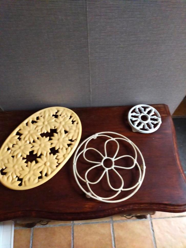 Vintage set Gietijzeren onderzetters, Antiek en Kunst, Curiosa en Brocante, Ophalen