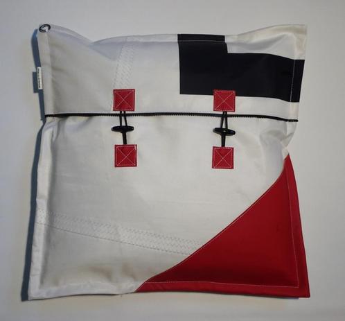 Zeildoekkussen Big Red, Huis en Inrichting, Woonaccessoires | Kussens, Nieuw, Rood, Vierkant, Ophalen of Verzenden