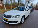 Skoda Oktavia 1.6 TDI 81 KW Euro-6 DSG Apk 1-27 2e eigenaar, 4 cilinders, Wit, Origineel Nederlands, 26 km/l