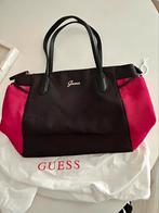 Guess handtas, zwart & fuchsia, Sieraden, Tassen en Uiterlijk, Tassen | Damestassen, Ophalen of Verzenden, Zo goed als nieuw, Zwart