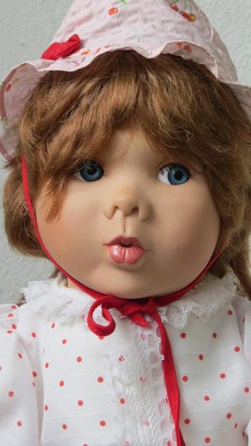 Lieve grote Sierpop  beschikbaar voor biedingen