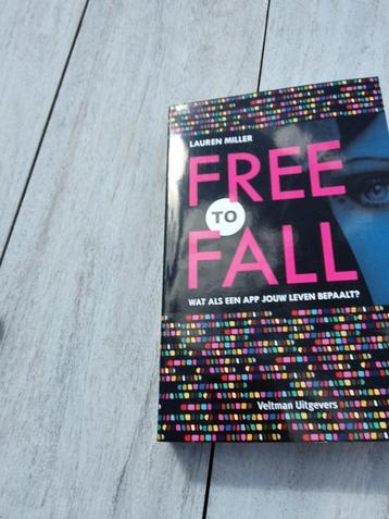 Free to Fall - Lauren Miller beschikbaar voor biedingen