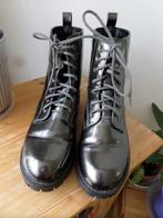 Rainbow-Bon Prix grijze lakboots met veter. NIEUW! Maat 39, Rainbow, Overige typen, Nieuw, Ophalen of Verzenden